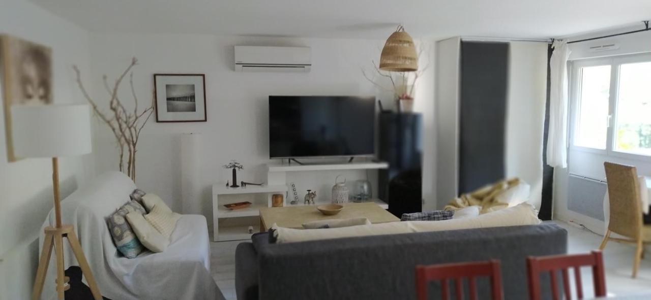 Les Mondes - Appartement Bas De Maison Ансюэс-ла-Редон Экстерьер фото