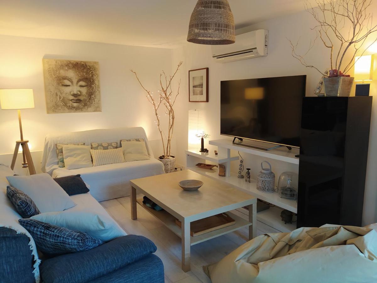 Les Mondes - Appartement Bas De Maison Ансюэс-ла-Редон Экстерьер фото