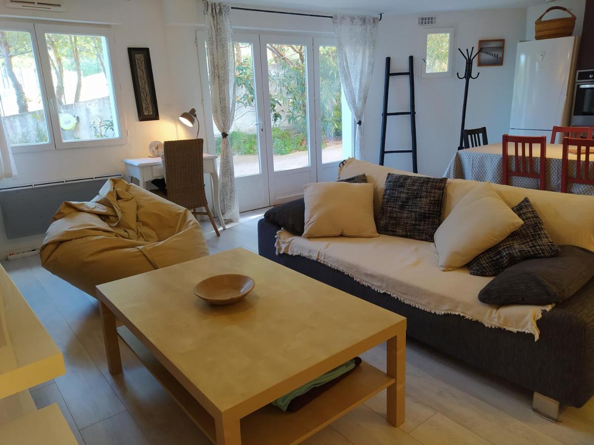 Les Mondes - Appartement Bas De Maison Ансюэс-ла-Редон Экстерьер фото