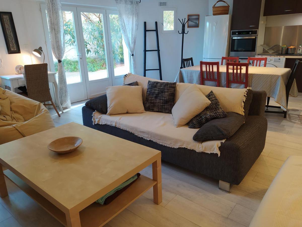 Les Mondes - Appartement Bas De Maison Ансюэс-ла-Редон Экстерьер фото