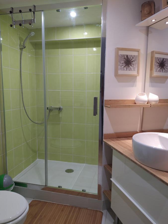 Les Mondes - Appartement Bas De Maison Ансюэс-ла-Редон Экстерьер фото
