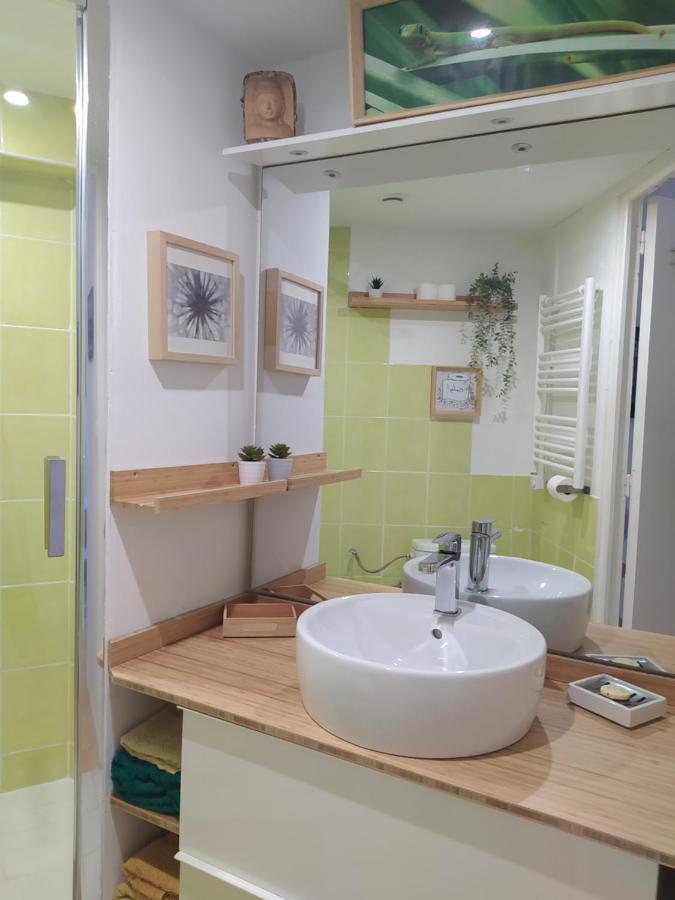 Les Mondes - Appartement Bas De Maison Ансюэс-ла-Редон Экстерьер фото