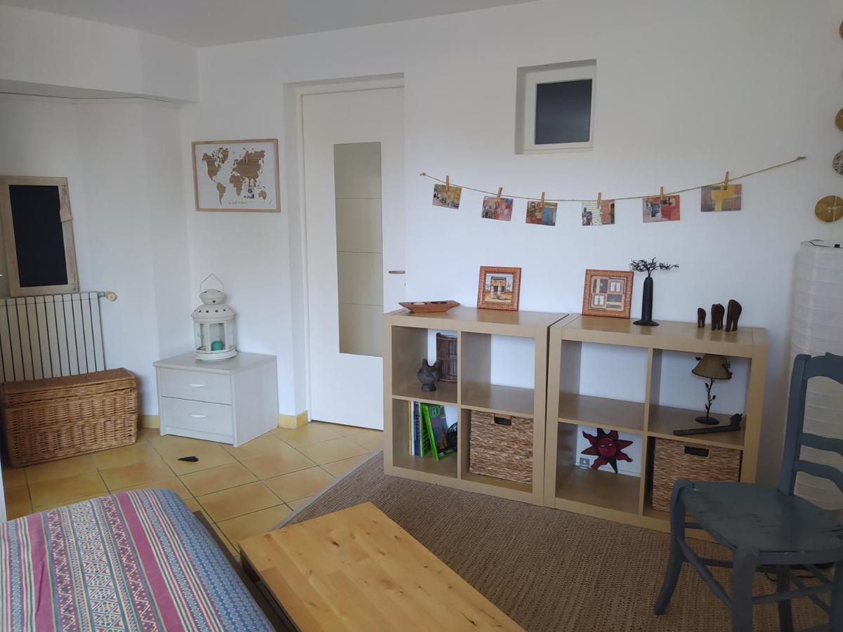 Les Mondes - Appartement Bas De Maison Ансюэс-ла-Редон Экстерьер фото