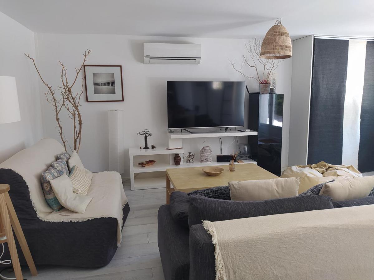 Les Mondes - Appartement Bas De Maison Ансюэс-ла-Редон Экстерьер фото